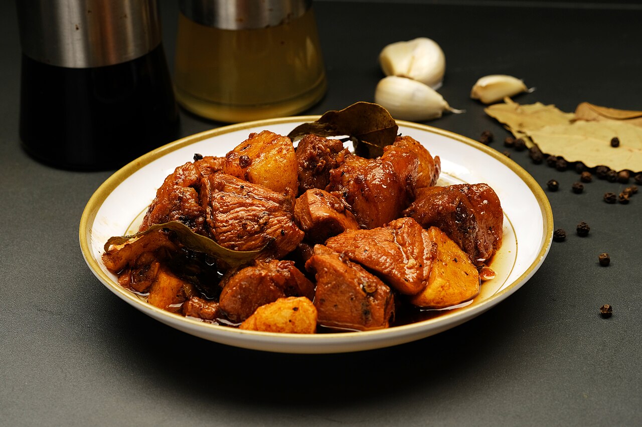 Adobo: Rahasia Gurih Asam Manis dari Filipina yang Bikin Nagih