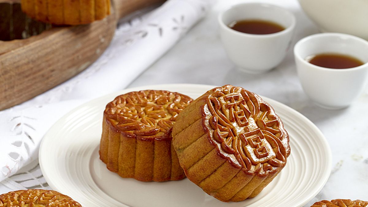 Mooncake: Kue Bulan yang Menyimpan Cerita dan Tradisi